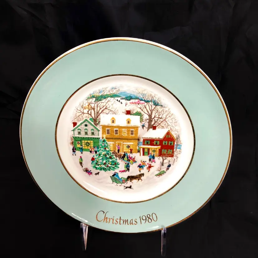 Country Christmas Enoch Wedgwood w 22K trim Christmas Collector Plate 1980 Avon