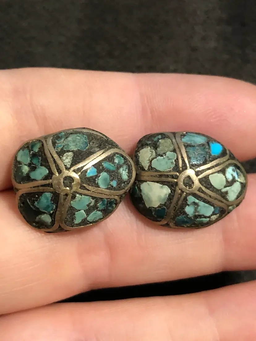 Antique Inlaid Turquoise Chip Flower Screw-Back Earrings