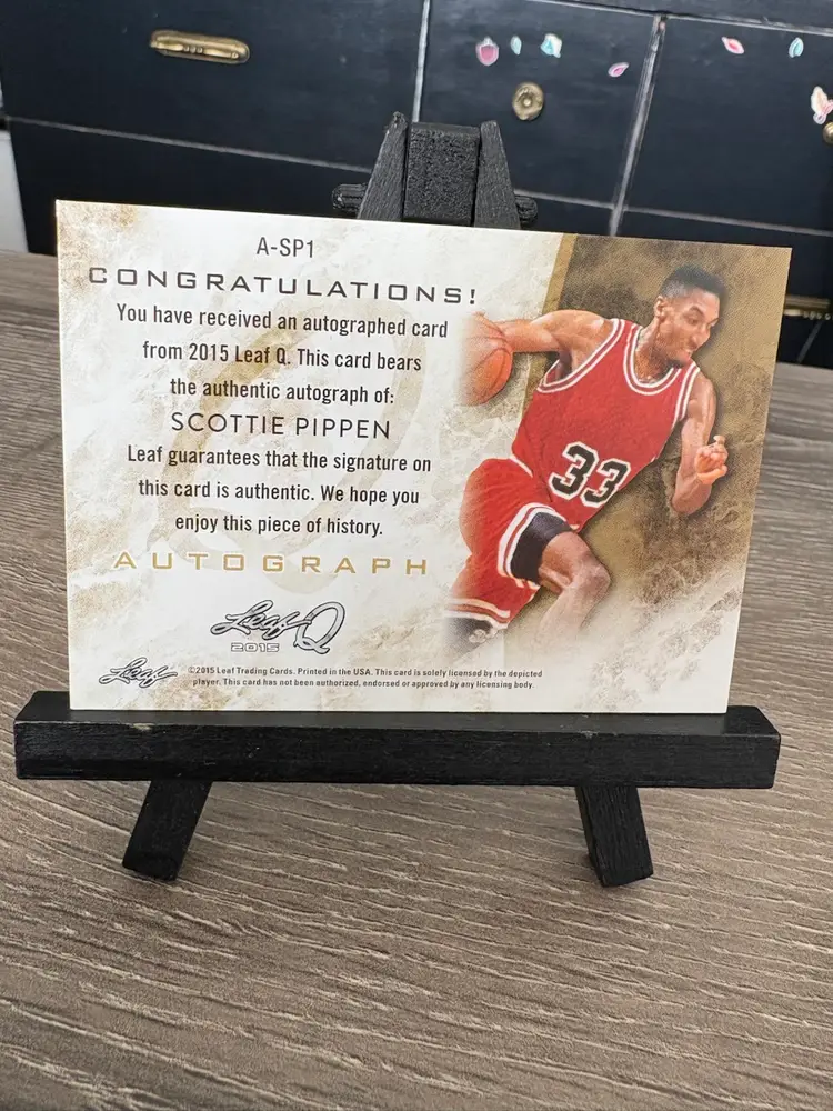Scottie Pippen Leaf Q Auto Autograph NBA Basketball Card Chicago Bulls (A2)