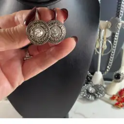 #11 - Vintage Treasures Jewelry