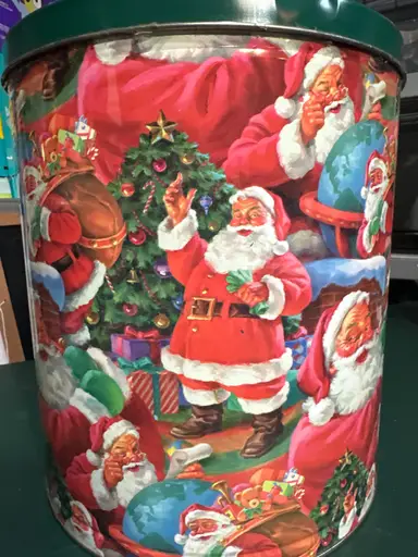 What’s In The Tin 🎅🏻