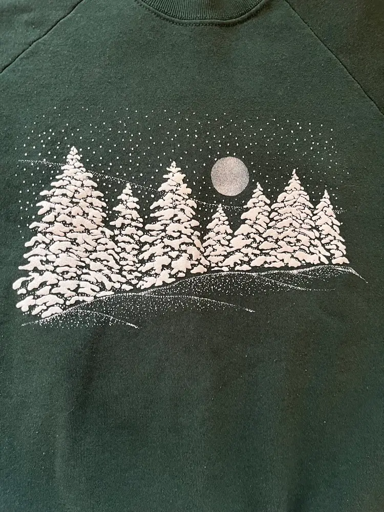Vtg Adult XL Evergreen Sweatshirt Winter Night Snowfall Pine Trees Full Moon USA