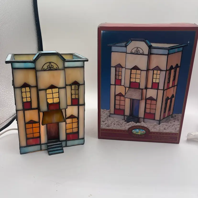 HTF Wonderland Village Stained Glass House Light Up Decor 8 x 5.25”
