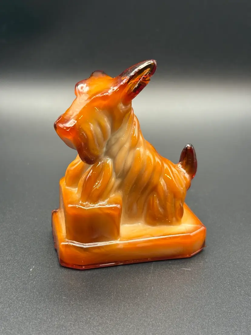Boyd chocolate glass Scottie dog figure