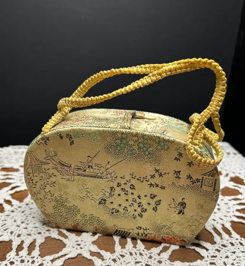 Vintage 50’s Oriental Silk Purse/makeup Bag Some Wear And Some Stain On Inside Mirror On One Side 6x4x1 3/4