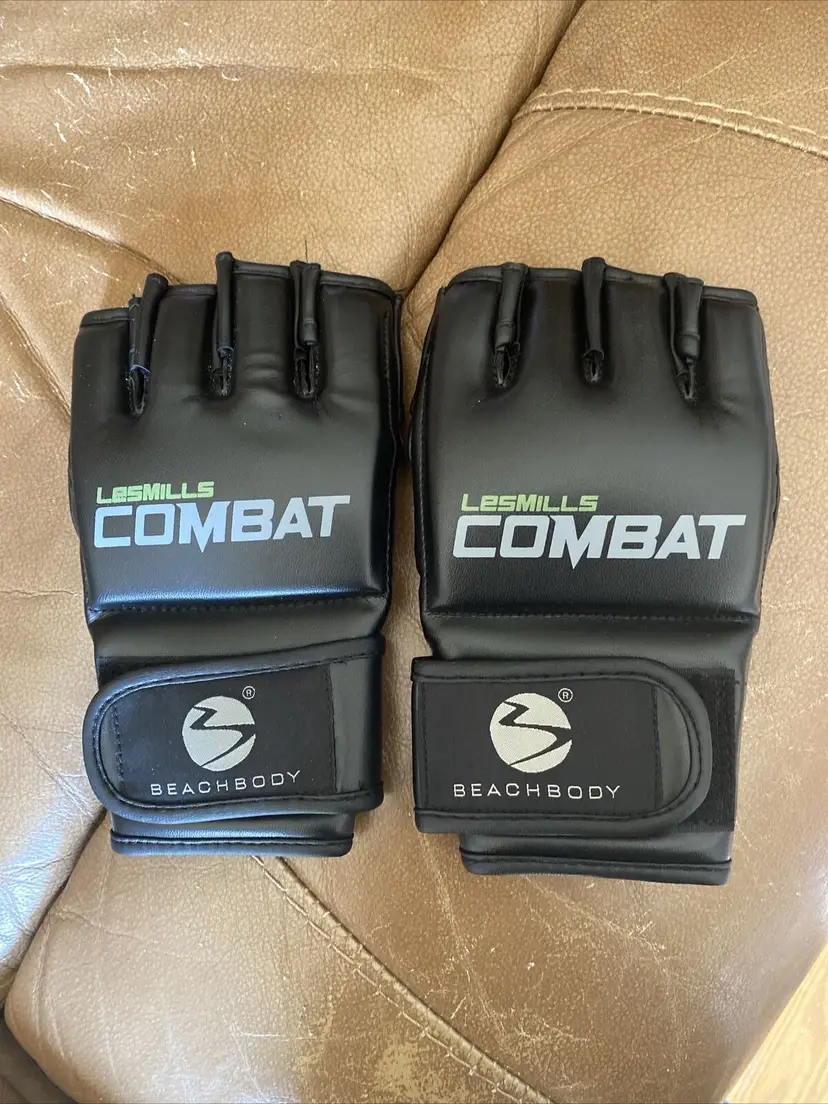 Les Mills Combat Beach Body Workout Training Glove Unisex Small