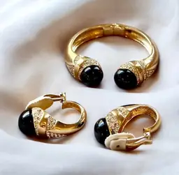 Rare Vintage Late 20th Century CINER Demi-Parure Bangle and Clip-on Earrings Set