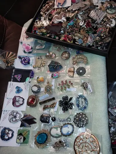 Brooch Pop-Up Show, Incl. Signed/Designer/Artisan Pieces!
