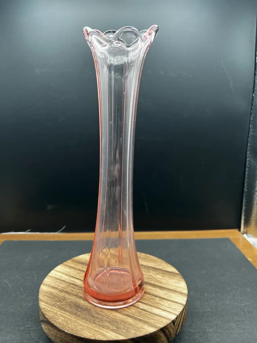 #884B Vintage MCM Pink Ribbed Swung 6 Finger/Ruffled Rim Vase