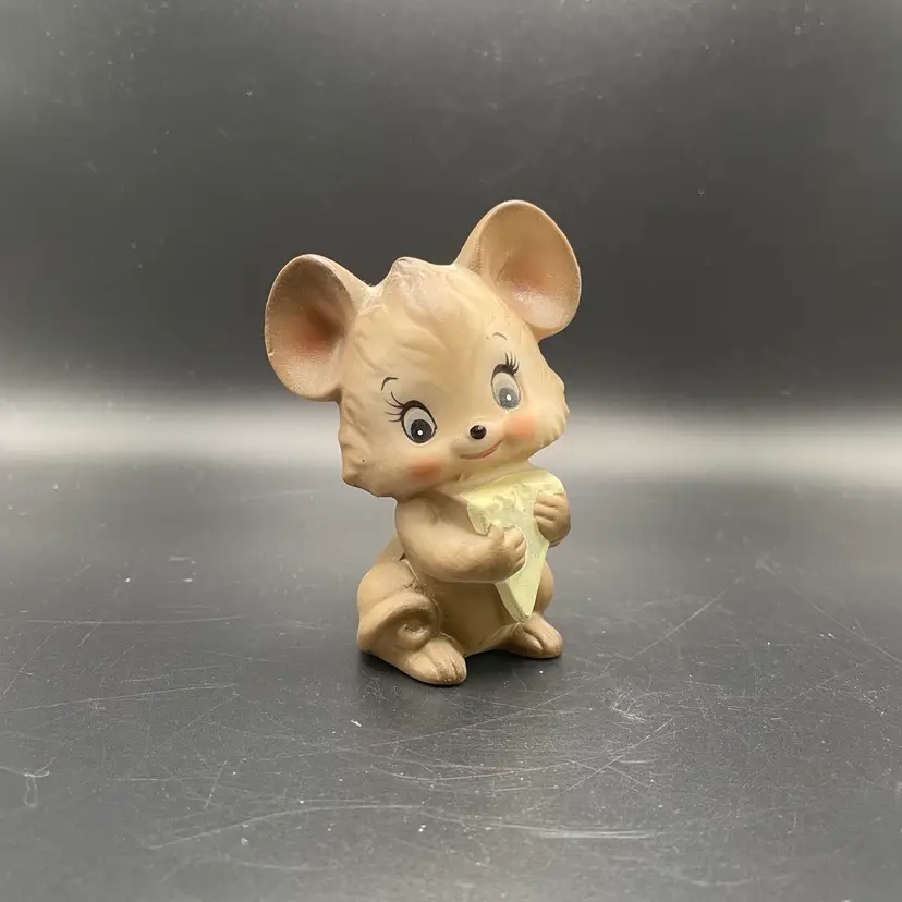 Lefton #7695 Bisque Mouse With Cheese Figurine