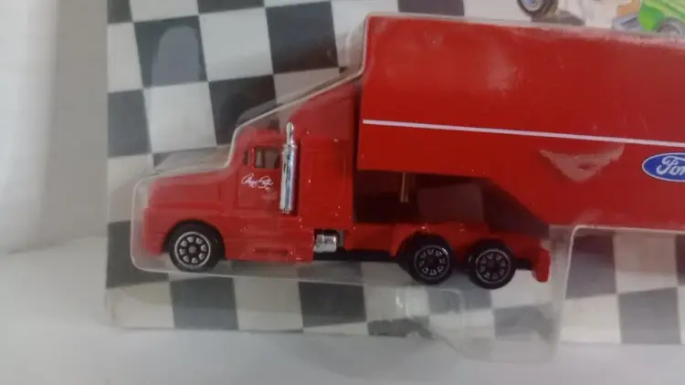 Racing Champions Racing Team Transporter 1:87 #11 Geoff Boline