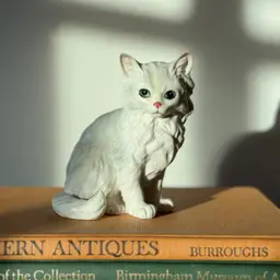 Vintage Lefton Japan ceramic cat figurine