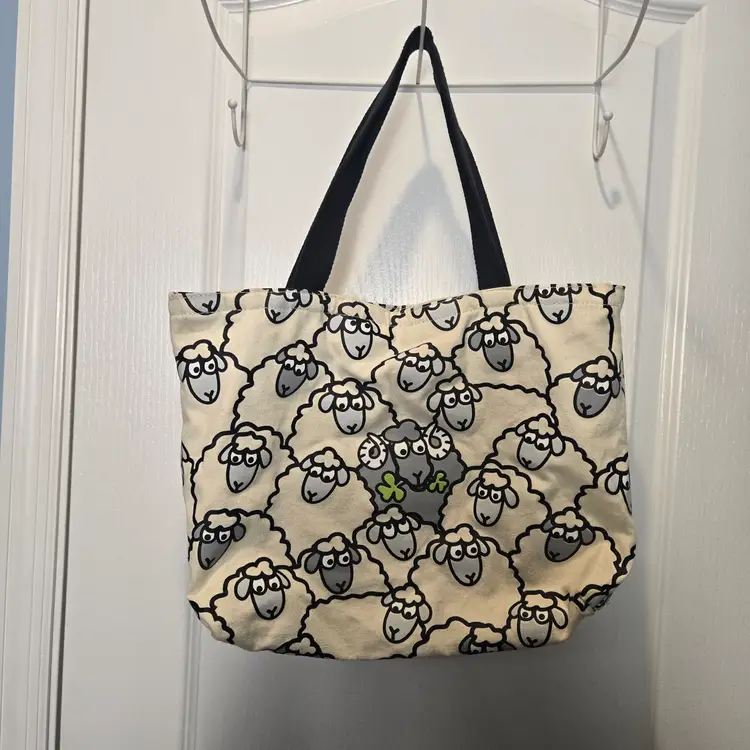 Sheep Paddock clover Ireland tote bag novelty