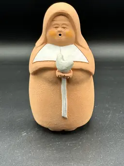 Sermar Chile Terracotta Clay Folk Art Praying Nun 5.5" Figurine Signed