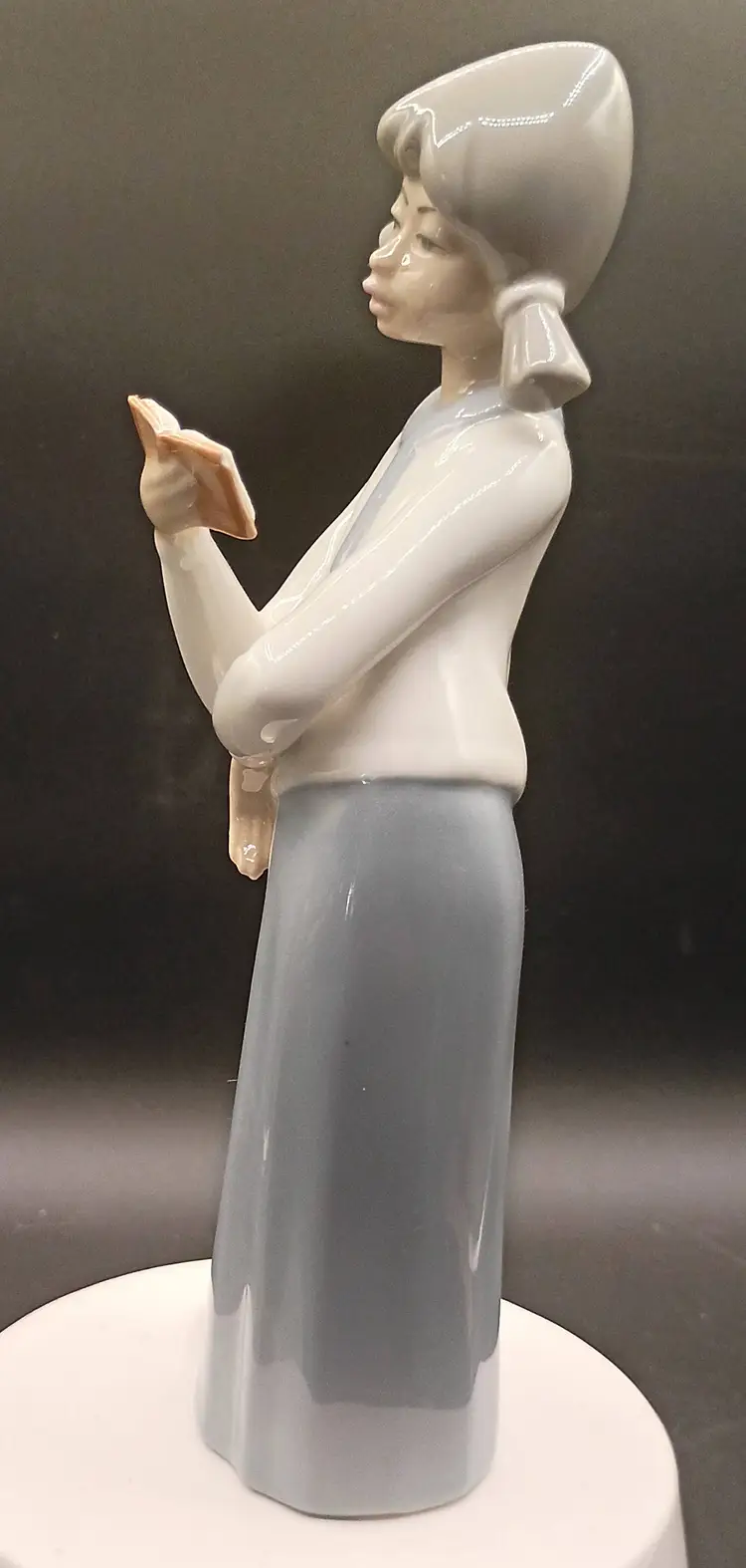 VINTAGE Casades "Girl w/Pigtails Reading Book" Porcelain Figurine, Made in SPAIN