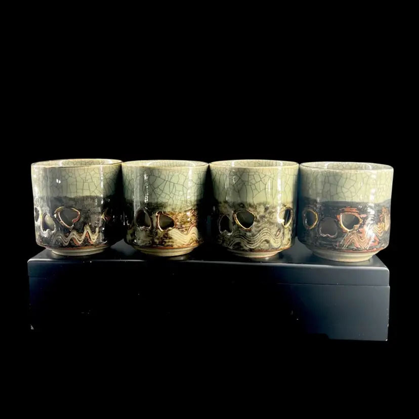 SomaYaki Tea Cups Set 4pc Pottery Saki Somaware Gold Trim Golden Horse Year of The Horse Dual Wall