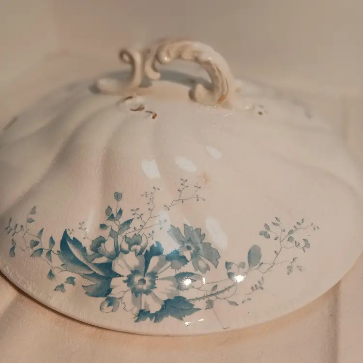 W.H. Grindley ACP England – Covered Round Covered Tureen