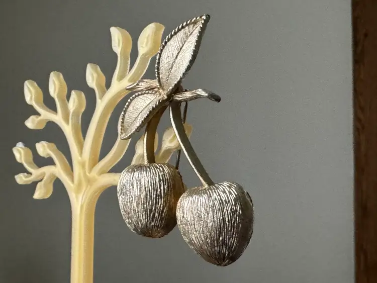 Vintage Sarah Coventry Cherry Brooch In Gold Tone Metal