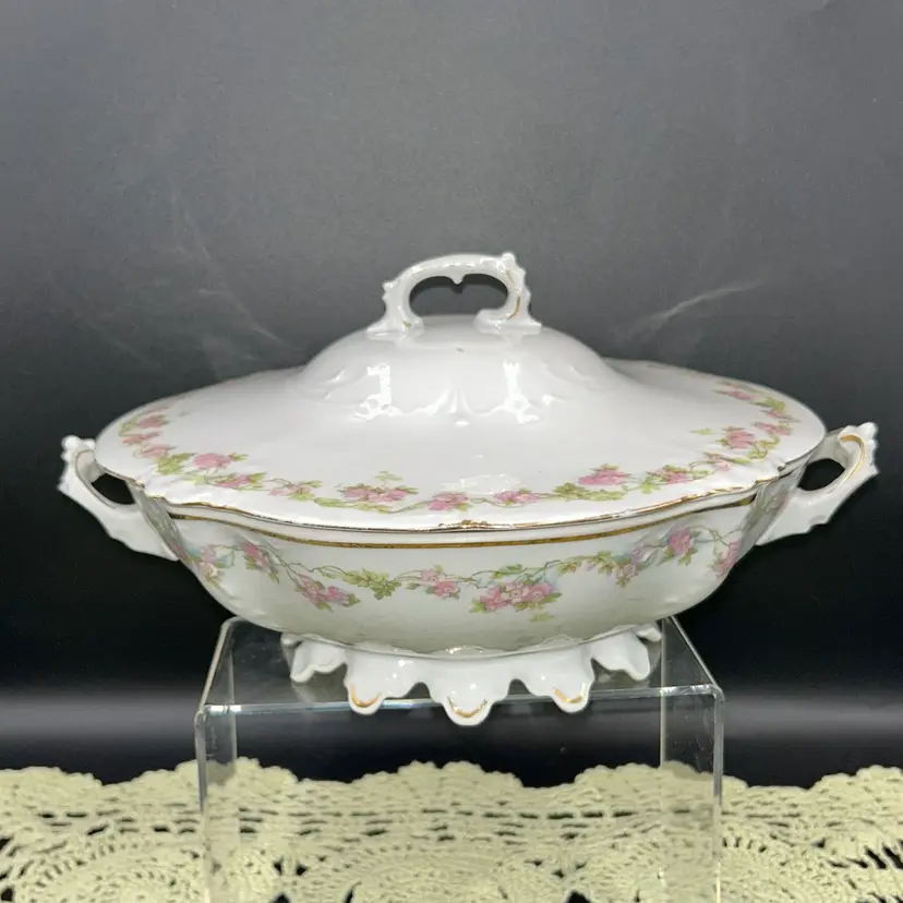 Antique Austria China - Hahsburg - Hab95 Pattern - Round Covered Vegetable Bowl With Lid 3220