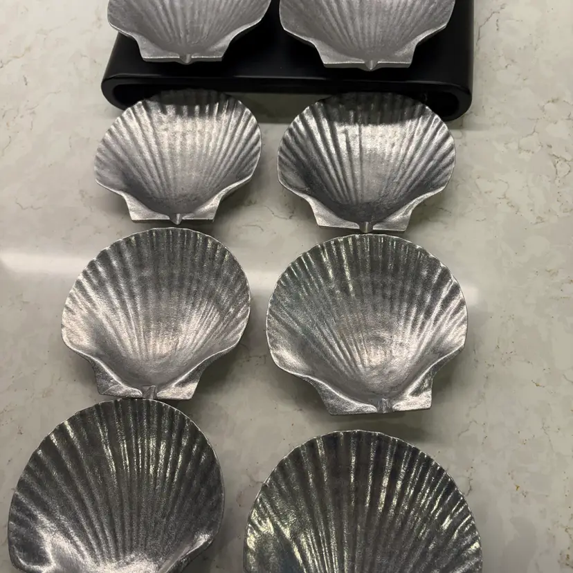Set Of 8 Vintage Wilton Armetale Pewter Clamshell Dishes