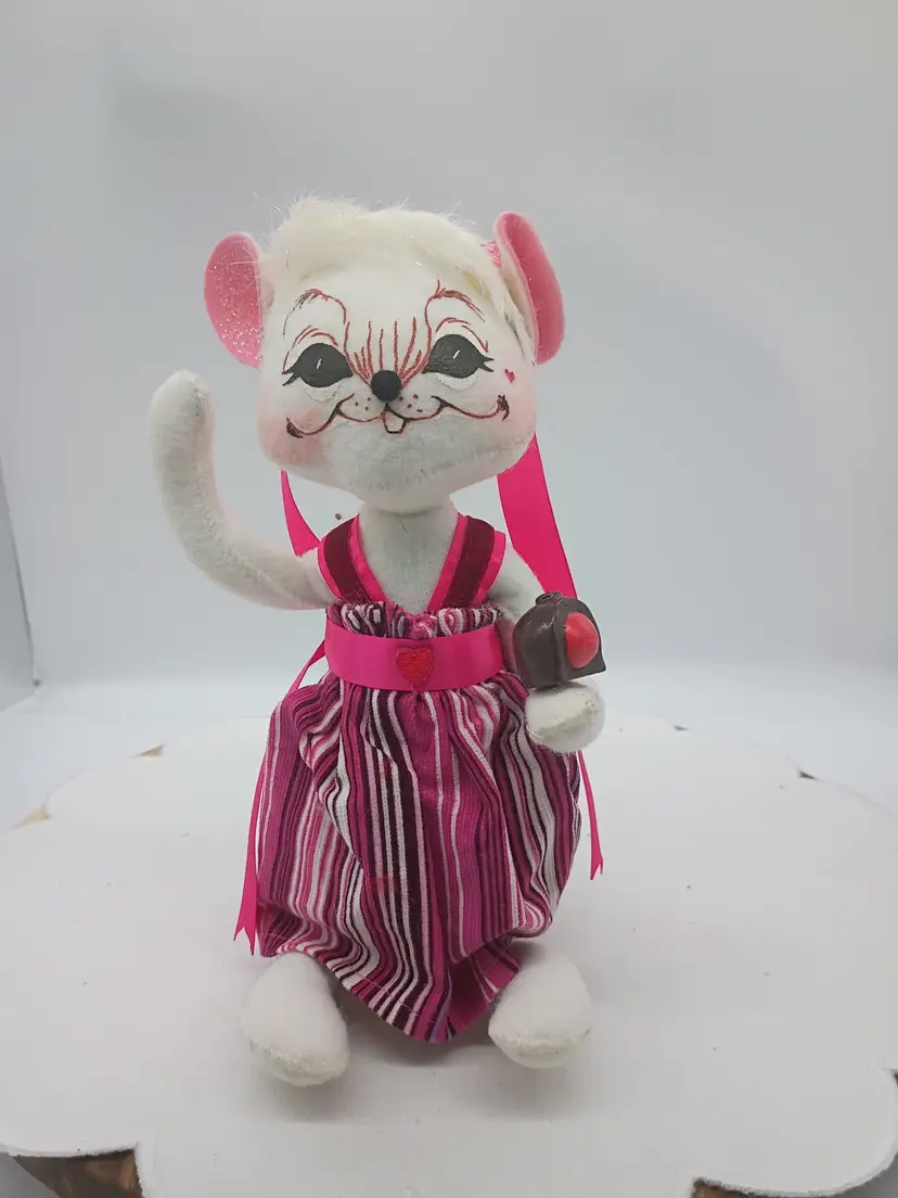 Annalee 2007 Valentine's Day Sweetheart Girl Mouse  10" #034307.