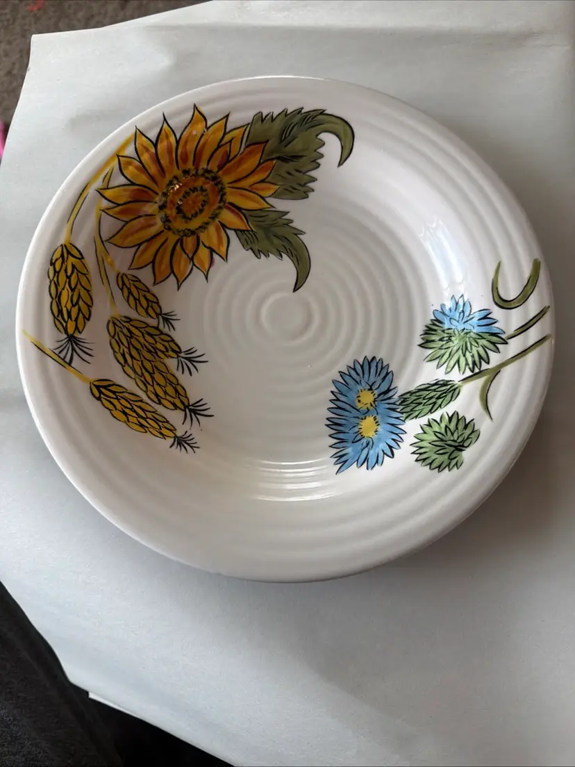 Pier 1 Sunflower Fields Salad/Pasta 8-7/8" Bowl/Plate Textured. Ex Cond (6 Available)