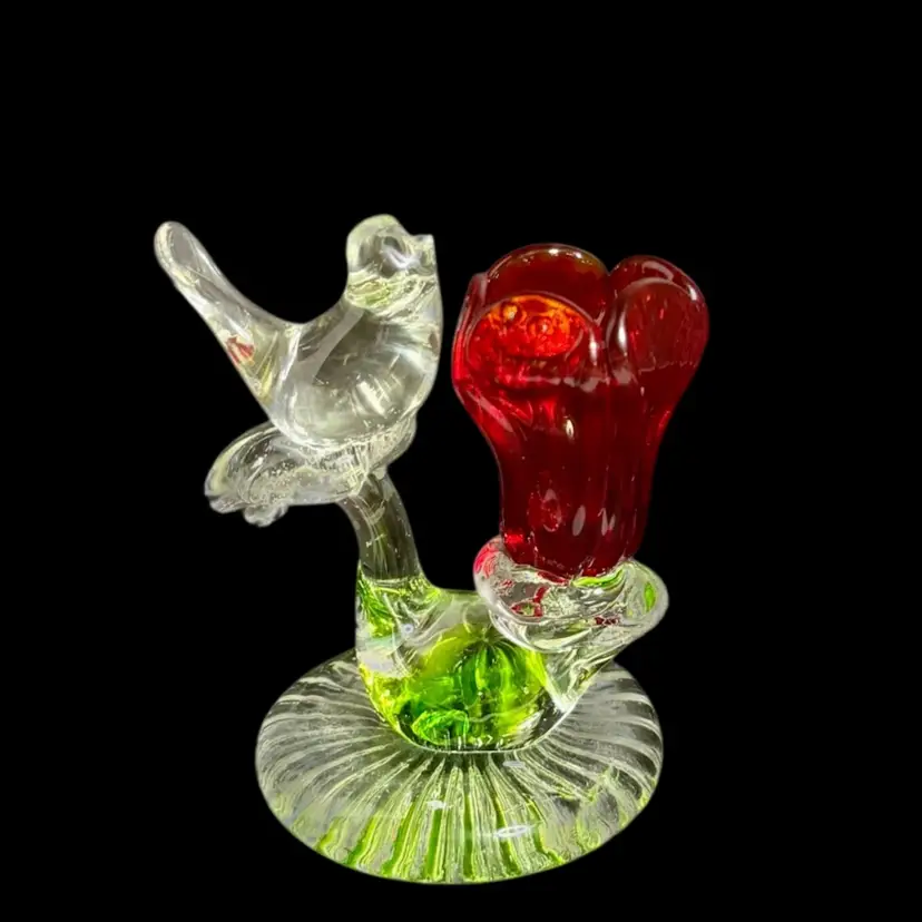 Art Glass Bird Figurine/Paperweight With Red Tulip Cadmium Glow
4-1/2” T x 3-3/4” L x 3” W
