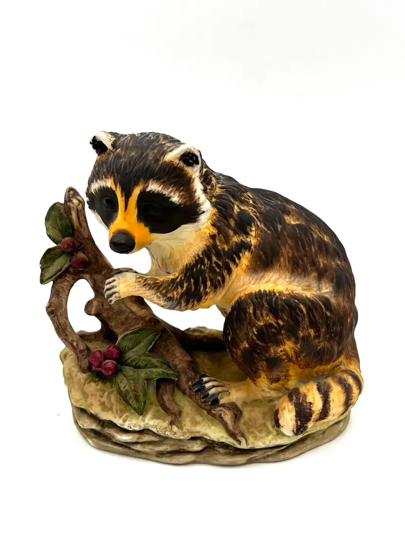 091. Lefton China Raccoon KW4752