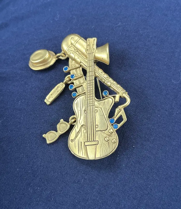 Dancraft Vintage Jazz Goldtone Brooch Guitar Saxophone With Dangle Charms Blue Rhinestones 2.25”