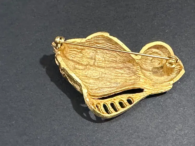 Gold Tone Seashells Brooch