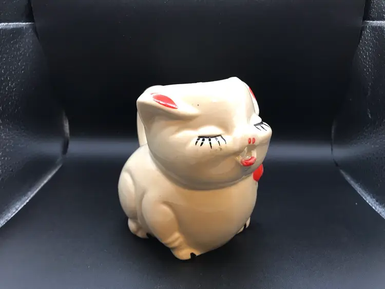 Vintage Shawnee Pottery Pig Creamer Pitcher Ivory With Red Bow