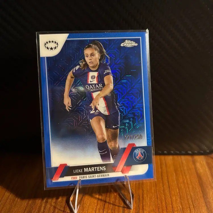 Lieke Martens 22/23 Topps Chrome UWCL Blue Mojo Refractor /250