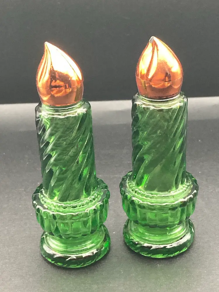 After Christmas Sale 🎉🎉🎉 Set Of 2 Green Glass Christmas Candle Bottles By Avon (4 1/2” Tall 1 1/2” Wide READ Wear To The Gold Flames)