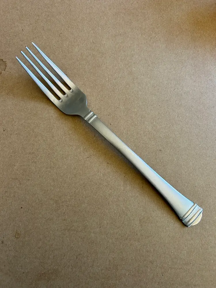 INS548 Dinner Fork Int’l Silver 8.25”