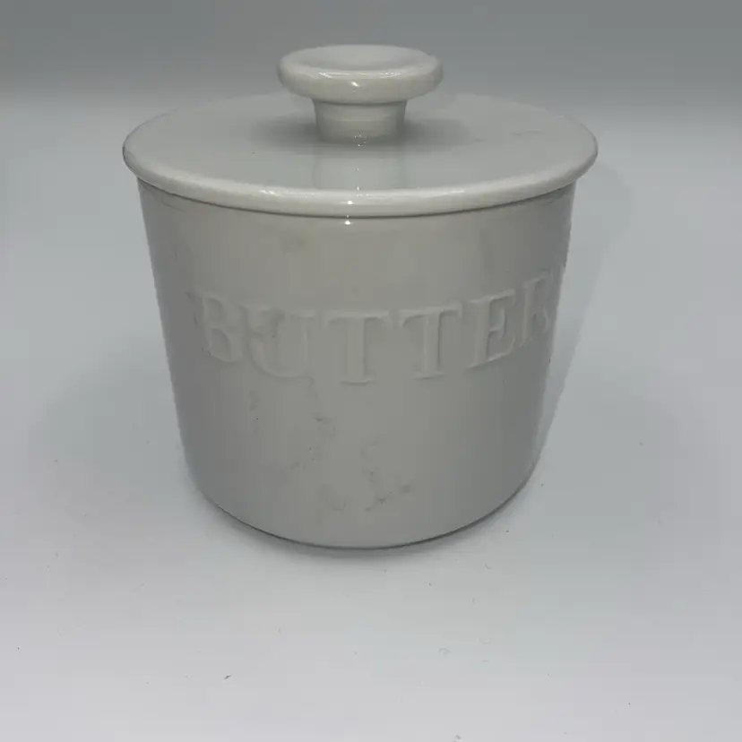 Fitz & Floyd Everyday White Porcelain French Style Butter Keeper Bell Dish 4.5”