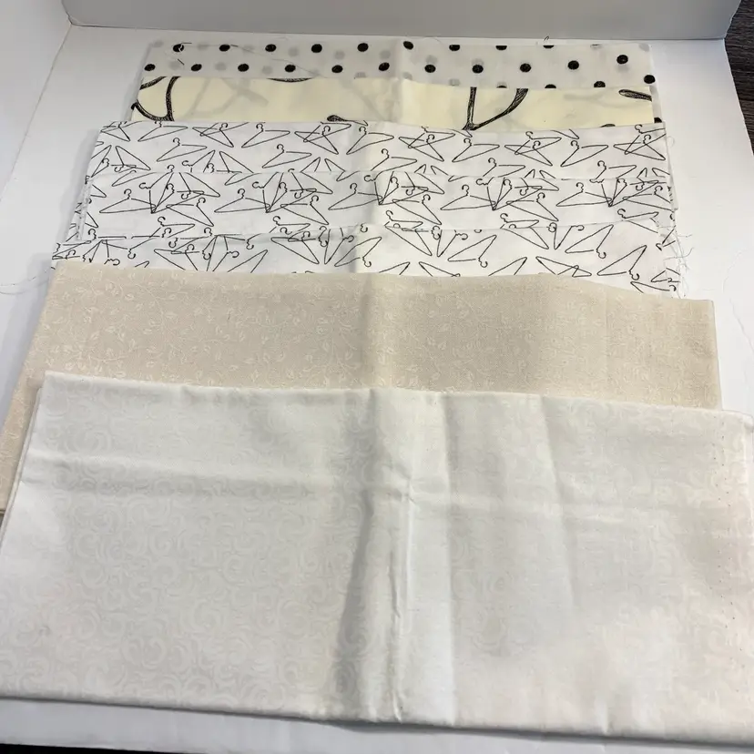 7-Black & White Fat Quarters