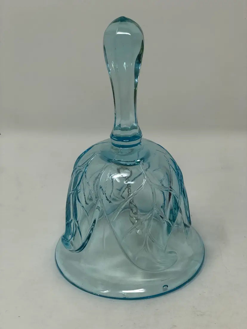 #01 Viking Ice Blue Cabbage Leaf Glass Bell