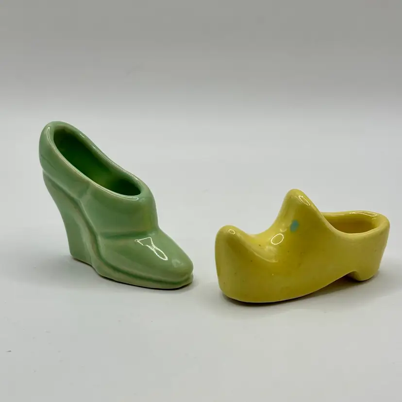 Vintage Miniature Ceramic Shoe Planters, Pastel Green and Yellow, Collectible Miniature Shoes Slippers Vases, Set of 2, Made In Japan