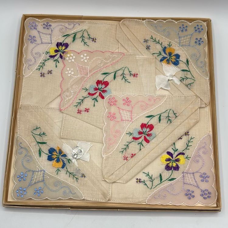 New Old Stock Set Of 6 Embroidered Hankies In Original Box