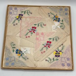 New Old Stock Set Of 6 Embroidered Hankies In Original Box