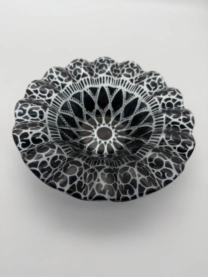 Sydenstriker Black Embassy Pattern Berry Bowl