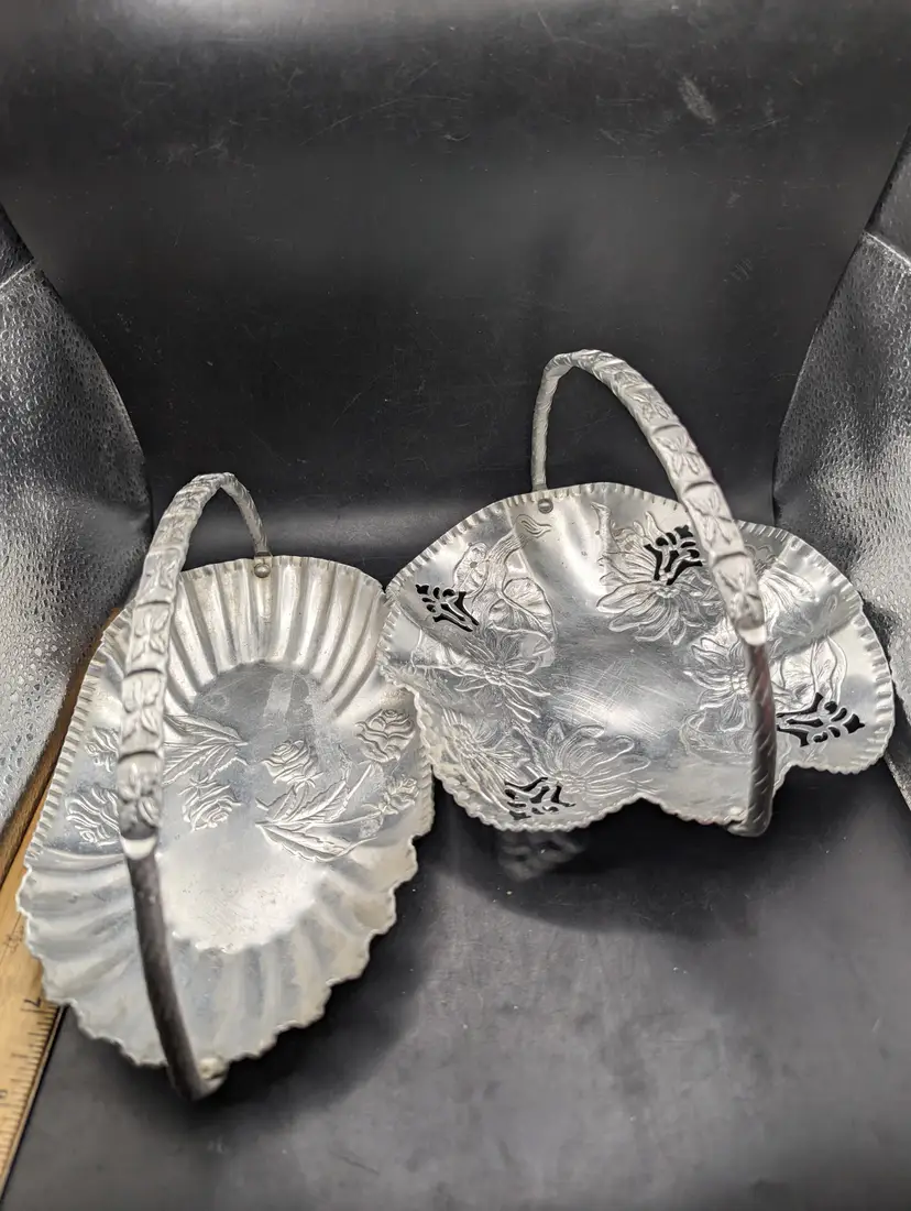 Vintage Set of 2 Hammered Aluminum Trinket Dishes With Handles