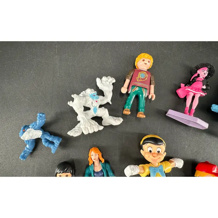 Toy Lot (bluey, Shark, Pinocchio)