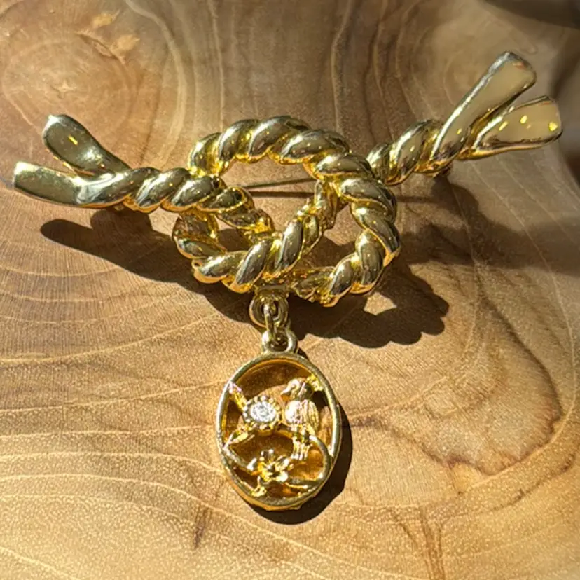 Gold Tone Bird Brooch