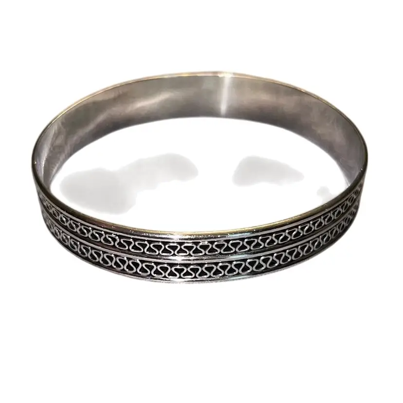 Suarti Bali Sterling Silver Bangle Bracelet 2.75” Diameter 10mm Wide