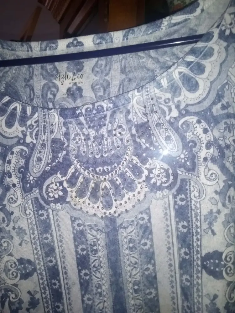 Pretty pullover shirt