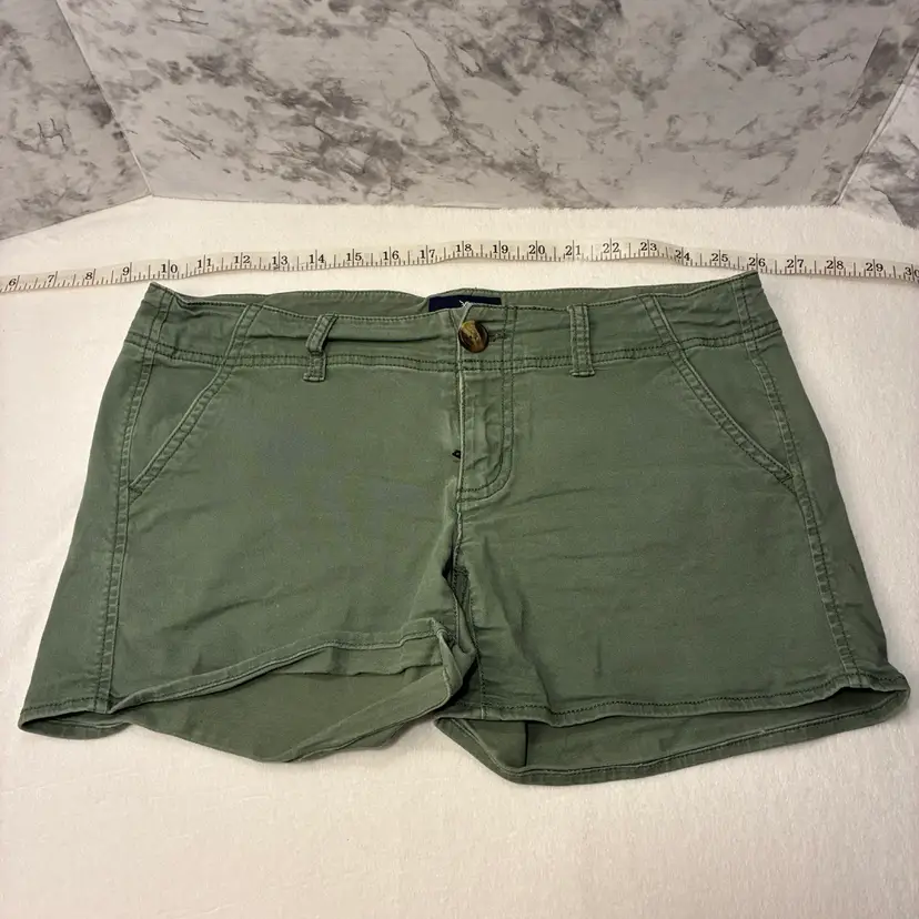 C- Ladies Shorts Size 4 American Eagle Shortie