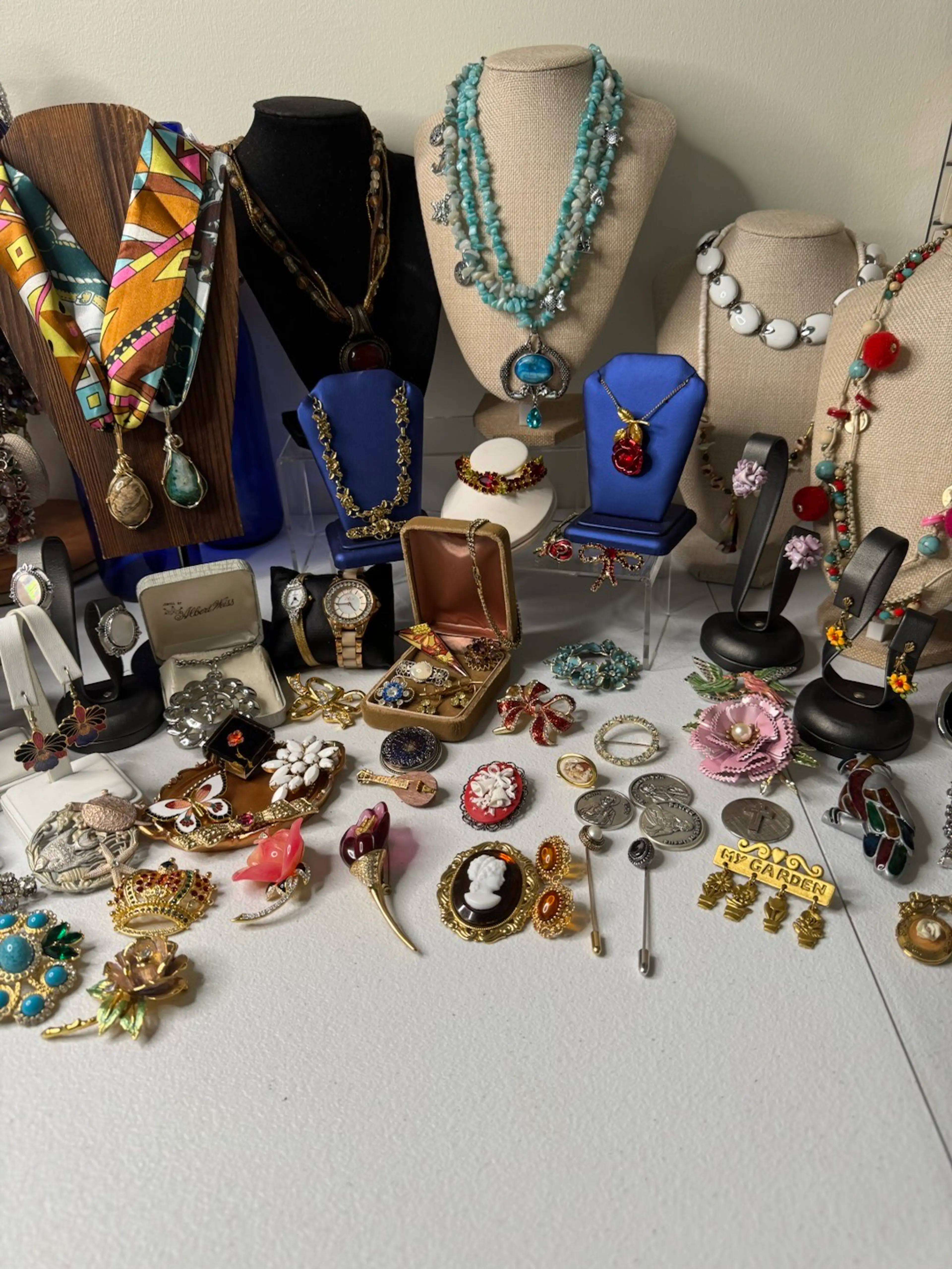 Fantastic Estate Sale Jewelry Finds 💖 Pre-Loaded 💖 Open For Pre-Bids!