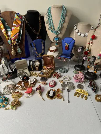 Fantastic Estate Sale Jewelry Finds π Pre-Loaded π Open For Pre-Bids!