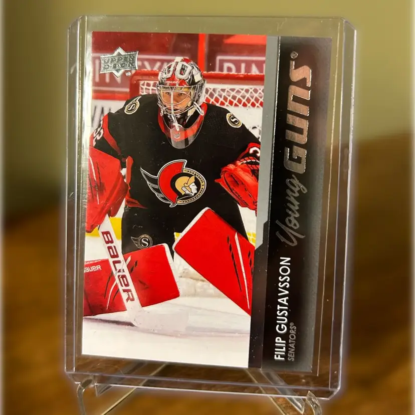 21-22 UPPER DECK FILIP GUSTAVSSON YOUNGGUNS OTTAWA SENATORS